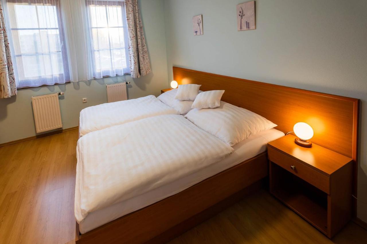 Apartman Eliska Тршебонь Екстер'єр фото